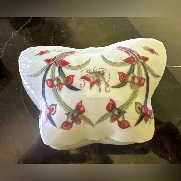 Neiman Marcus Other - Neiman Marcus Vintage Butterfly Porcelain Trinket Box